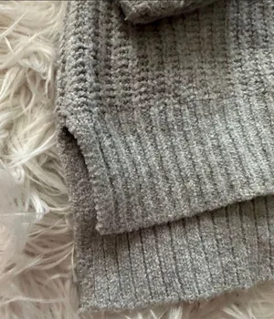 Sweater thumbnail 3