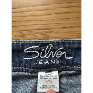 Silver Jeans Tuesday Low Rise Capri Size W29 Summer‎ Travel Vacation Denim City thumbnail 3