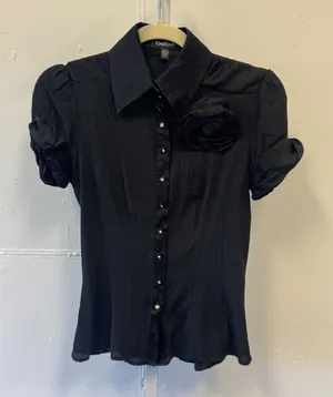 Y2K 2010s Bebe Black Silk Blend Crinkle Rosette Blouse Short Sleeve XS thumbnail 1