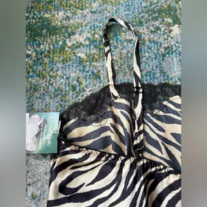 NOS vintage Y2K Cinema Etoile Intimates zebra print lace trim cami, size large thumbnail 16
