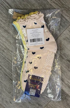 Women's Ruffle Pilates Ankle Non-Slip Socks Pastel Blue Yellow Off White NWT thumbnail 1