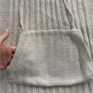 Roxy Cream cable Knit Hooded V-neck kangaroo pocket Sweater, size M outdoor thumbnail 7