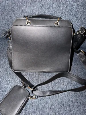 NWOT Steve Madden Black Box Crossbody Bag with Detachable Coin Pouch thumbnail 3