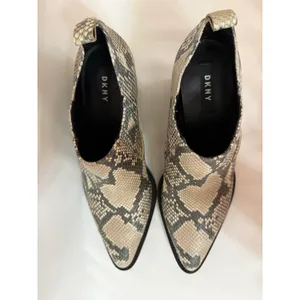 DKNY Snakeskin Embossed Leather Shooties Grey Python Block Heel Boots  7.5 thumbnail 2