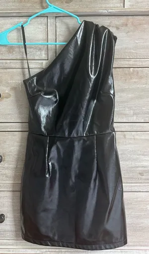 Superdown Black Asymmetrical One-Shoulder Bodycon Dress thumbnail 1