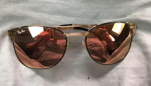 Ray-Ban sunglasses thumbnail 1