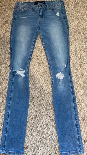 Hollister Jeans thumbnail 1