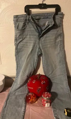 Women’s American Eagle jeans thumbnail 1
