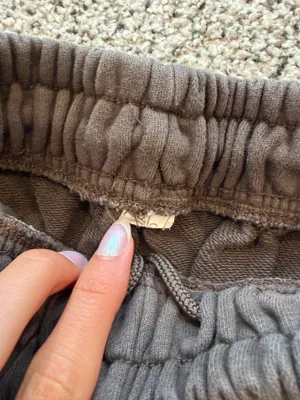 Alo yoga sweatpants in espresso thumbnail 3