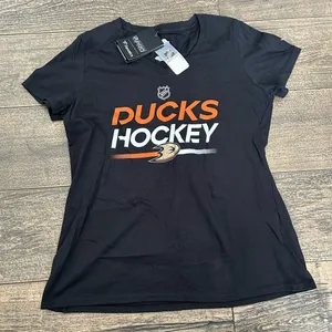 Anaheim‎ Ducks Hockey T-Shirt medium thumbnail 1