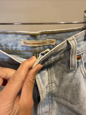 Levi’s light Wash Denim Women’s Shorts Classic High-Rise - Size 29 thumbnail 3