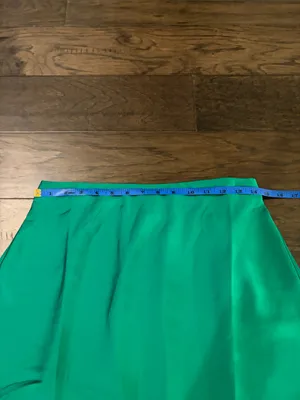 New With Tags JCrew Factory Kelly Green Satin Skirt Sz S thumbnail 2