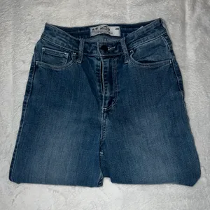 Hollister Flare Boot Cut Jeans Size 3R thumbnail 2