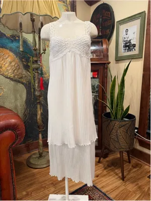 LE LIS BLANC DEUX White Crochet Knit Pleated Layered Maxi Dress Size PP thumbnail 3