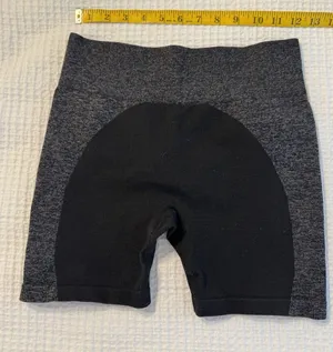Chloe Ting Biker Shorts Size Medium Ribbed Yoga Athletic Workout thumbnail 1