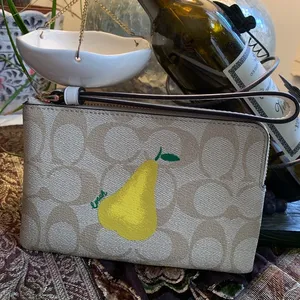 Authentic COACH Signature Coated leather PEAR zip top wristlet thumbnail 2