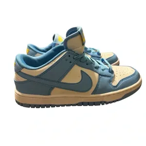 💙‎ Nike Dunk Low “Coast” Women’s Sneakers Size 7 / EUR 38 💙 thumbnail 2