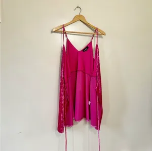 CLEARANCE! Pink Lulu’s Velour Wrap Dress Size M NWT thumbnail 4