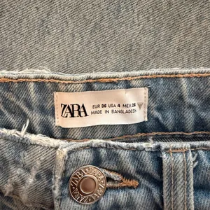 ZARA Jeans thumbnail 4