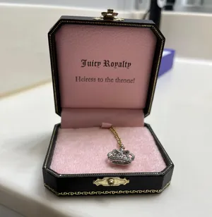 Necklace thumbnail 2