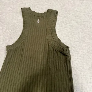 Free people movement olive cropped tank XS women thumbnail 4