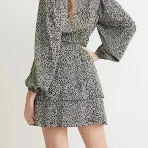 Madewell 100% Viscose Pull-On Tier‎ Mini Skirt in Tudor Floral Size 4 thumbnail 8