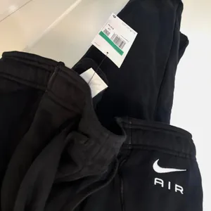 •NWT• NIKE SPORTSWEAR WOMENS BLACK SWEATPANTS • XL with Loose fit thumbnail 6