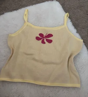 amazon yellow flower knit tank top  thumbnail 1