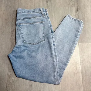 J.crew 8” mid rise skinny jeans thumbnail 1