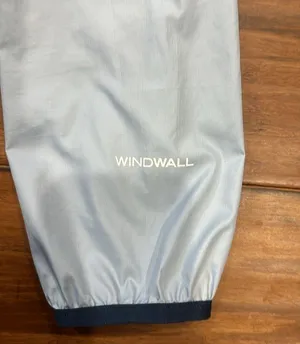 The North Face windbreaker thumbnail 4