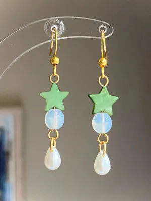 Handmade fairy whimsy star & teardrop dangle earrings💚🌟 thumbnail 1