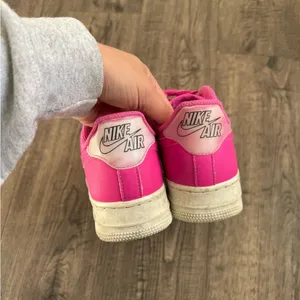 Nike Women’s Air Force 1 '07 Essential Laser Fuchsia thumbnail 7