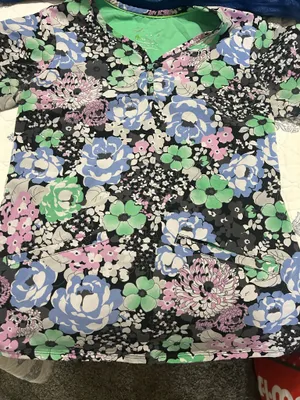 Healing Hands Scrub top thumbnail 1