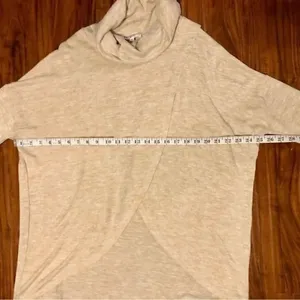 Wonderland by Orange Wrap Crowl Neck Sweater Size Small thumbnail 7