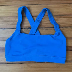 Lululemon Inner Heart Bra in Porcelaine Blue Size 6 thumbnail 4