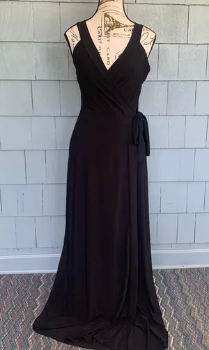 Le lis Black Maxi Wrap Dress thumbnail 1