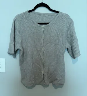 Womens Short Sleeve Ribbed Knit Button Front Cardigan Sweater Gray Size S thumbnail 1