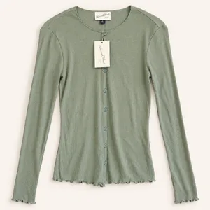 Universal Thread Sage Green Ribbed Lettuce Edge Button Front Cardigan Top XS thumbnail 4