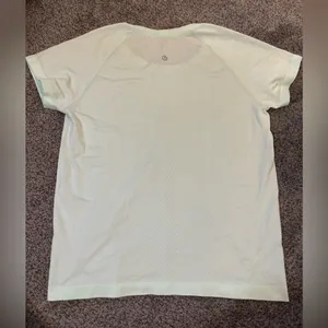 Lululemon Swiftly Tech Cropped Tee thumbnail 3