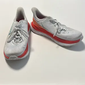 Hoka One One Mach 4 Women's Sneakers Size 8B Workout Running Gym Training thumbnail 2