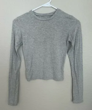 Heather Gray Long Sleeve Women's Cropped Tee thumbnail 1