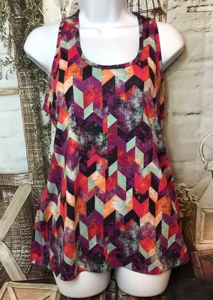 Lukka Chevron print racerback scoop neck workout tank Medium abstract artsy thumbnail 1