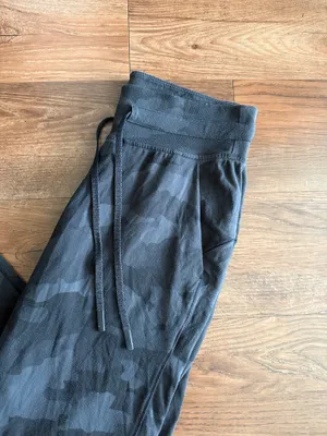Lululemon Camo Joggers thumbnail 2