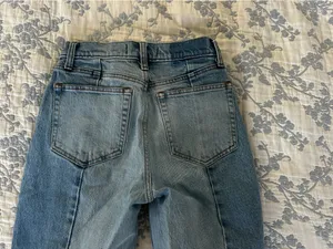 Abercrombie High-Rise Mom Jeans 00R 24 thumbnail 4
