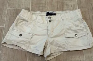 Hollister Shorts thumbnail 1
