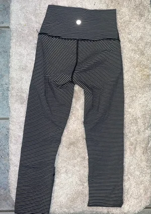 High-Rise Wunder Under Leggings thumbnail 3