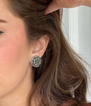 Free People - Vintage 80s clip on earrings thumbnail 1