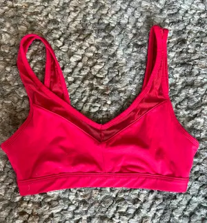Fabletics Red Sports bra thumbnail 1