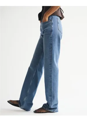 Abercrombie & Fitch The 90s Relaxed Jean High Rise Size 26R in Distressed Medium thumbnail 2
