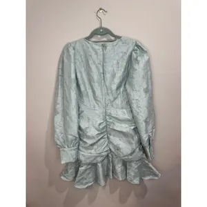 Showpo NWT Baxia Textured Balloon Sleeve Mini Dress sz 8 Silver Blue thumbnail 3